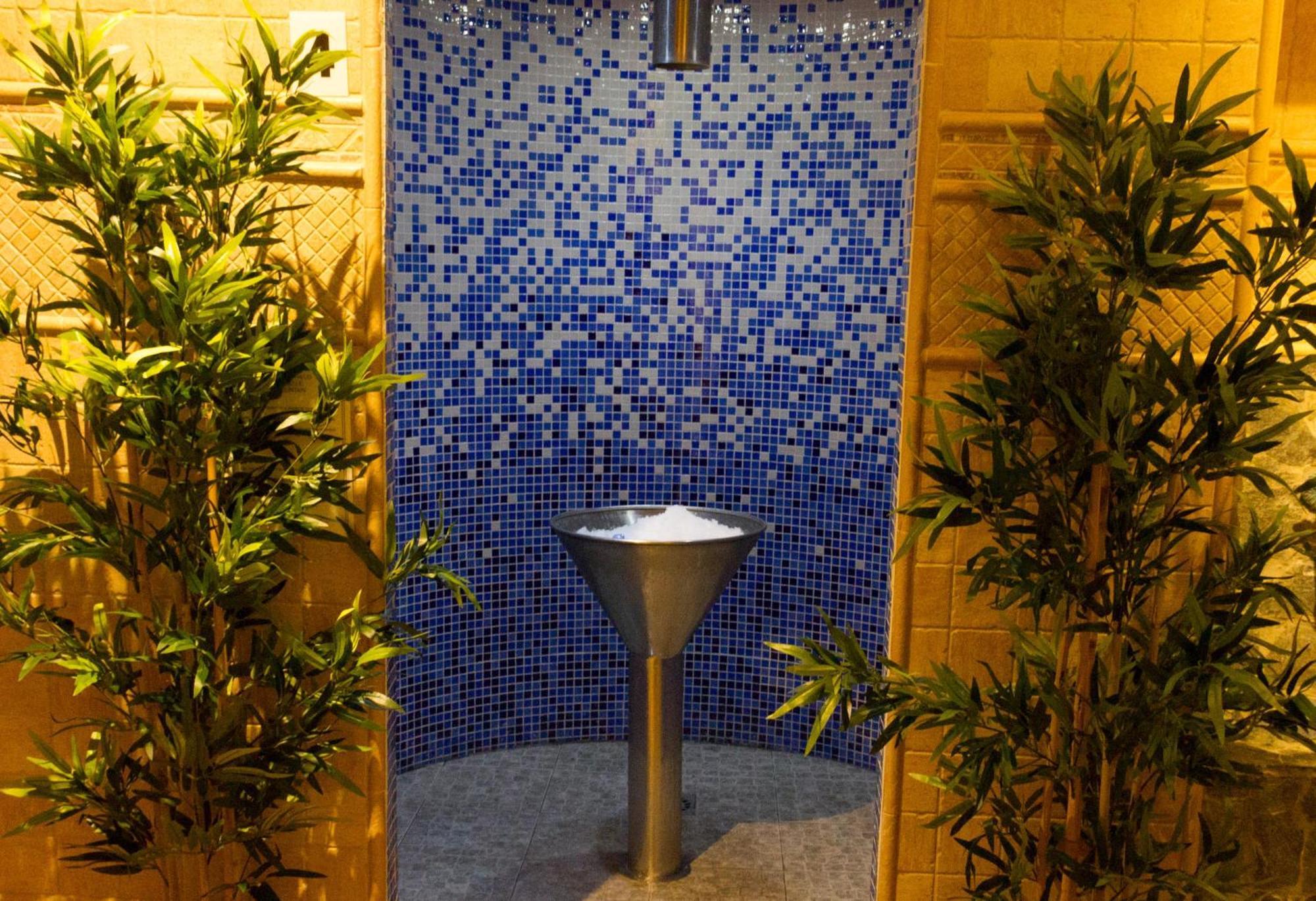 Hotel Best Semiramis Puerto de la Cruz  Bagian luar foto A water fountain at the station
